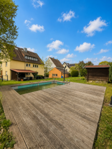 Garten mit Pool